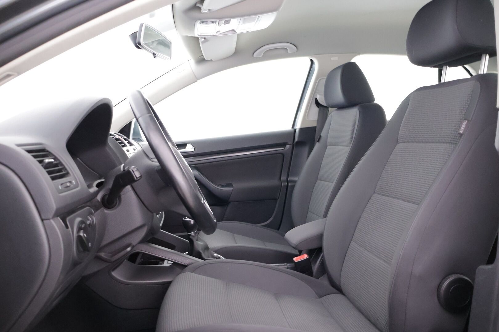 Volkswagen Jetta 2010 Comfortline 1,6 TDI 77 kW (105 hv) YritysOutlet - Myydään vain yrityksille - | Hiljattain leimattu! | Hyvin huollettu! |