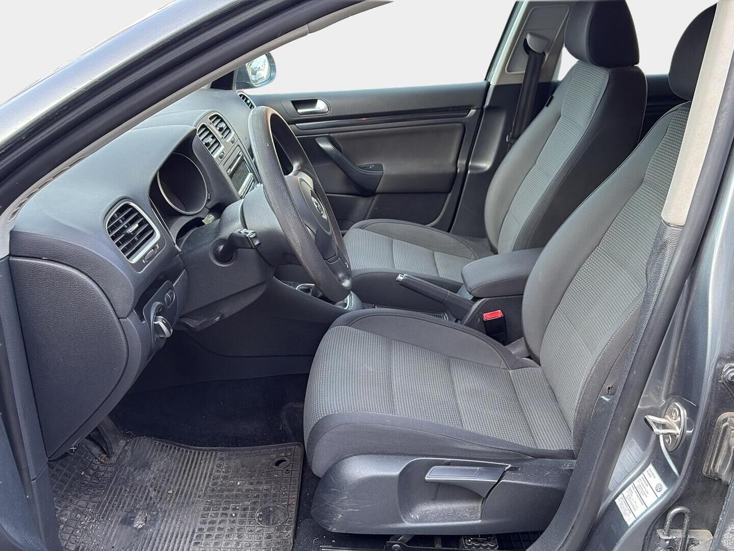 Volkswagen Golf 2010 Variant Comfortline 1,2 TSI 77 kW (105 hv) Bluemotion- YritysOutlet - Myydään vain yrityksille -* - * Lohko + Sisätilanpuhallin / Vakkari / Kahdet renkaat *