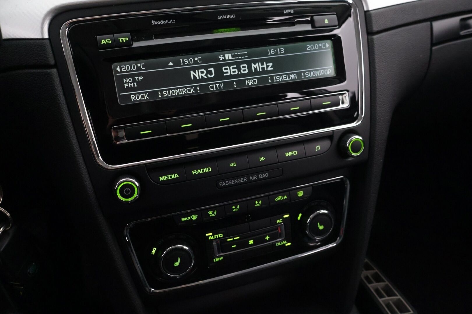 Skoda Superb 2011 Combi 1,8 TSI Ambition DSG Autom */ Lohko / Xenon / Suomiauto / Vakkari /*