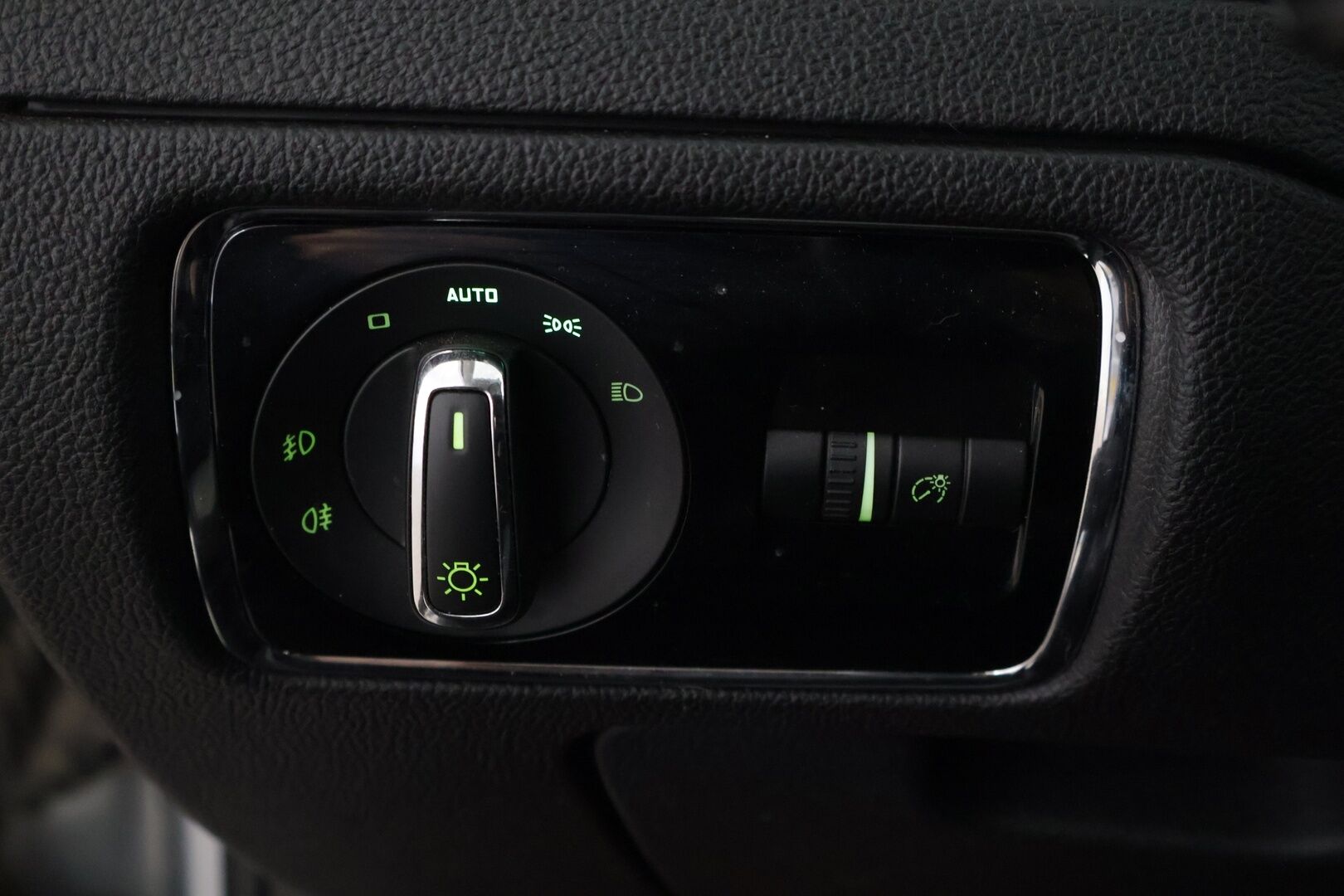 Skoda Superb 2011 Combi 1,8 TSI Ambition DSG Autom */ Lohko / Xenon / Suomiauto / Vakkari /*