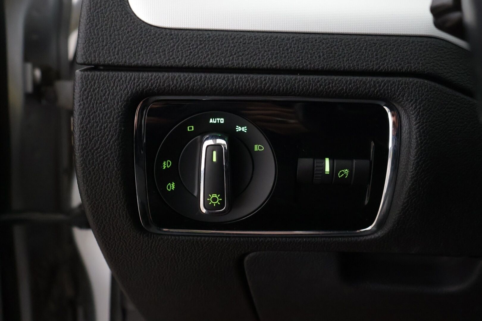 Skoda Superb 2011 Combi 1,8 TSI Ambition DSG Autom */ Lohko / Xenon / Suomiauto / Vakkari /*