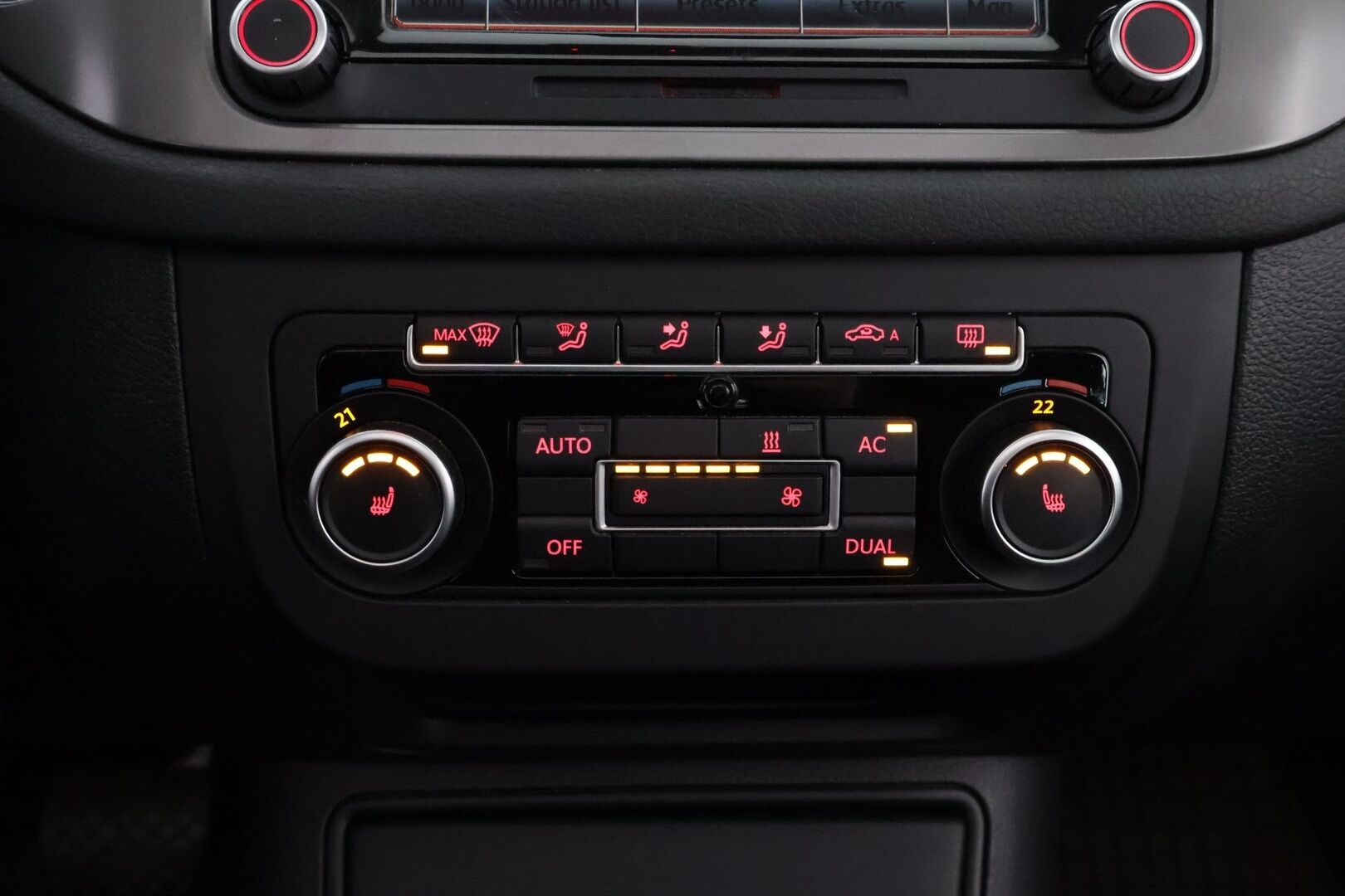 Volkswagen Tiguan 2011 Sport & Style 2,0 TDI 103 kW (140 hv) 4MOTION DSG-automaatti MYYDÄÄN HUUTOKAUPAT.COM! - MYYDÄÄN HUUTOKAUPAT.COM!