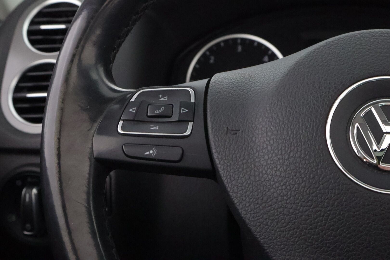 Volkswagen Tiguan 2011 Sport & Style 2,0 TDI 103 kW (140 hv) 4MOTION DSG-automaatti MYYDÄÄN HUUTOKAUPAT.COM! - MYYDÄÄN HUUTOKAUPAT.COM!