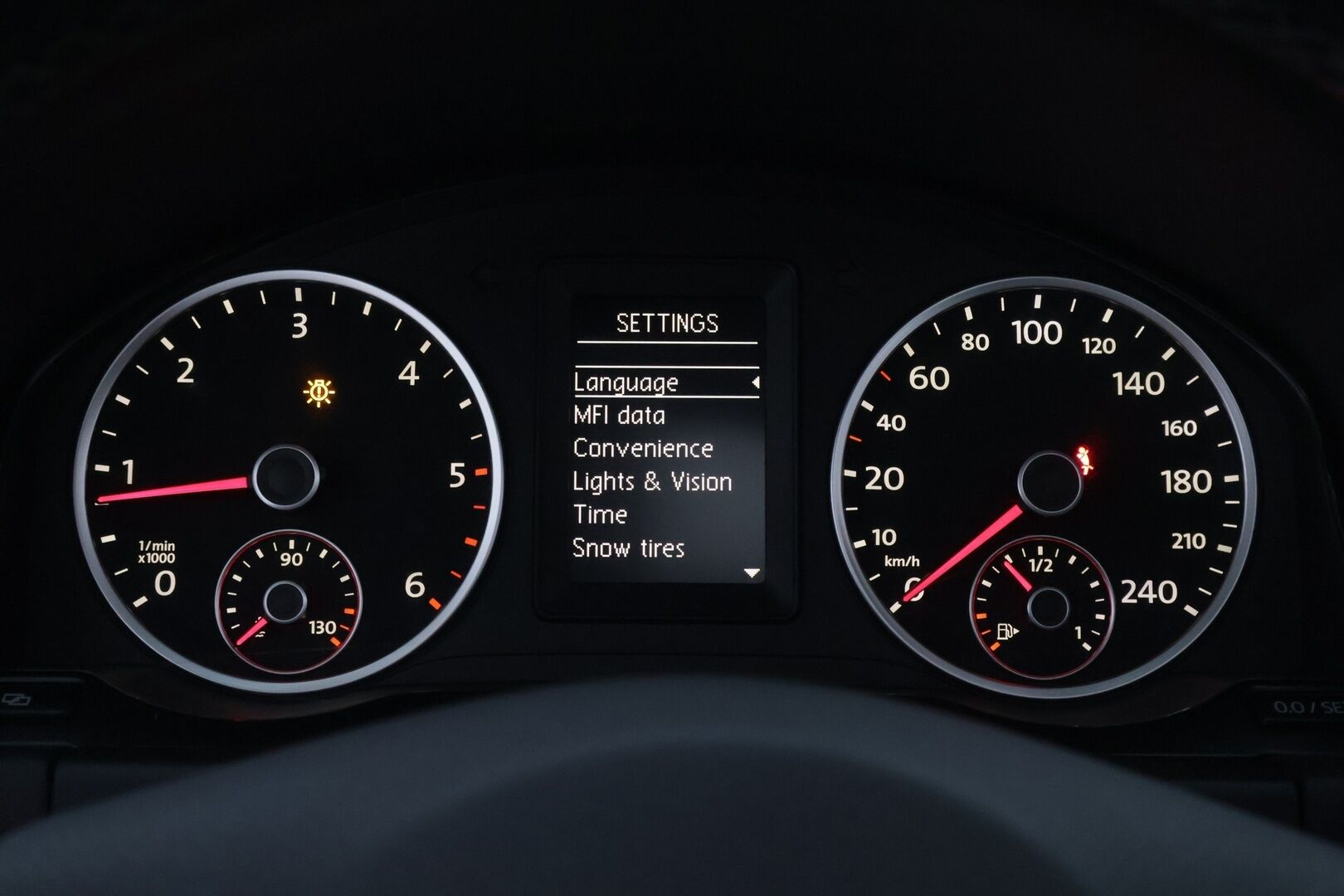 Volkswagen Tiguan 2011 Sport & Style 2,0 TDI 103 kW (140 hv) 4MOTION DSG-automaatti MYYDÄÄN HUUTOKAUPAT.COM! - MYYDÄÄN HUUTOKAUPAT.COM!