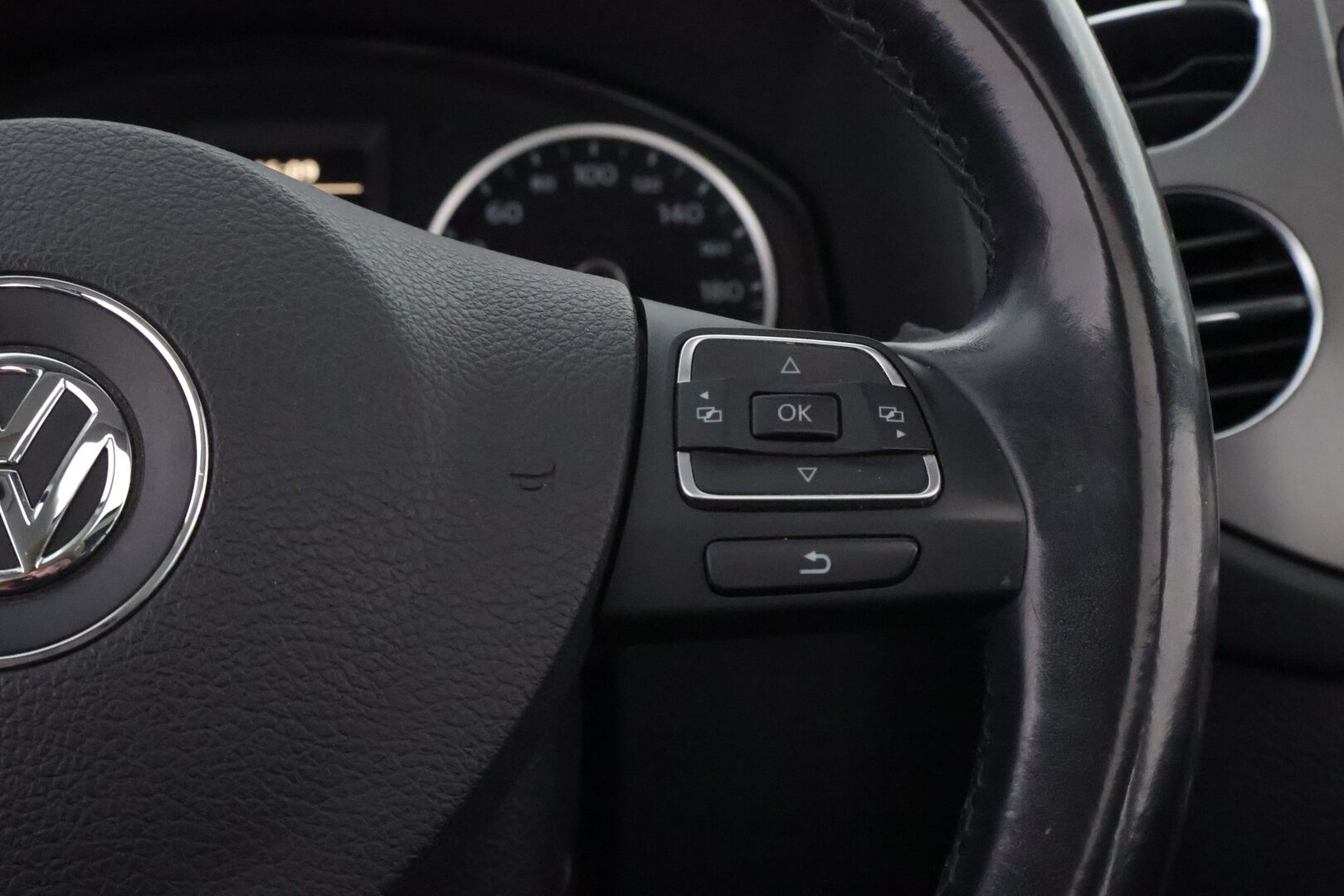 Volkswagen Tiguan 2011 Sport & Style 2,0 TDI 103 kW (140 hv) 4MOTION DSG-automaatti MYYDÄÄN HUUTOKAUPAT.COM! - MYYDÄÄN HUUTOKAUPAT.COM!