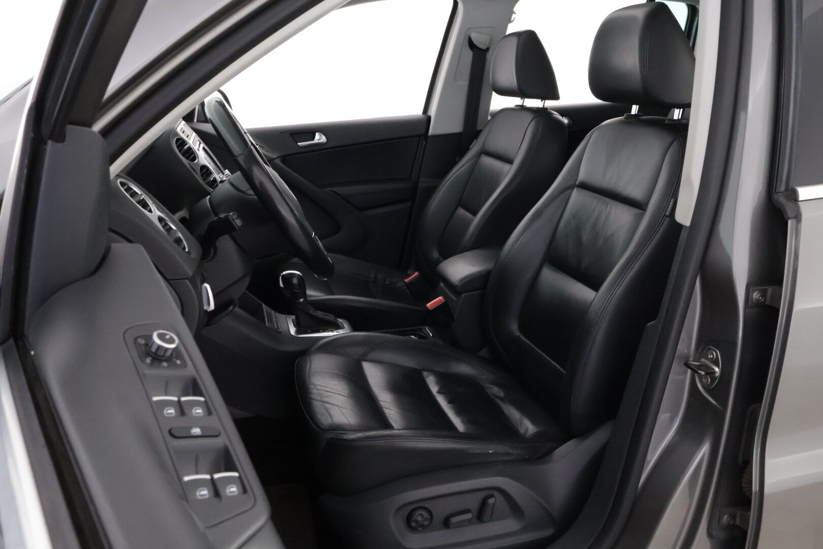 Volkswagen Tiguan 2011 Sport & Style 2,0 TDI 103 kW (140 hv) 4MOTION DSG-automaatti MYYDÄÄN HUUTOKAUPAT.COM! - MYYDÄÄN HUUTOKAUPAT.COM!