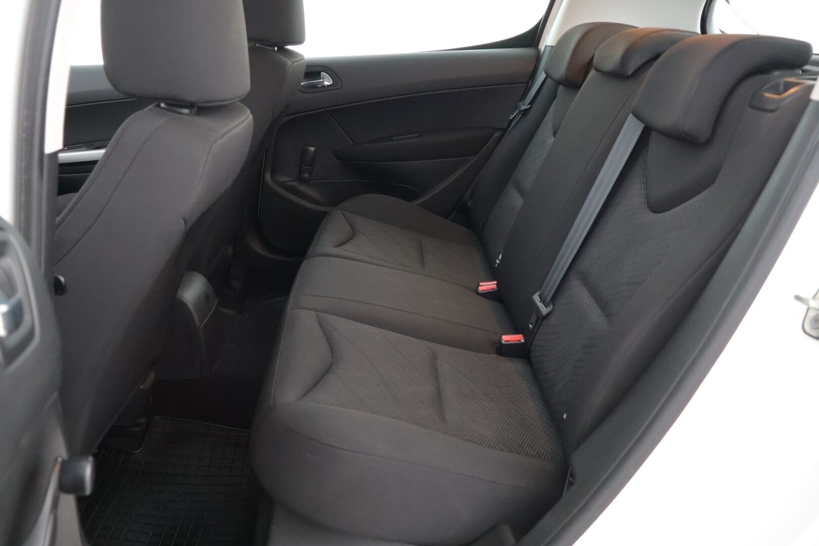 Peugeot 308 2011 VTi 120 Millesim 200 II 5-ov ** Cruise / Huollettu / Lohko + sisäpistok.**** - Maltillinen omistaja historia (2-Omistajaa) / Kahdet hyvät renkaat