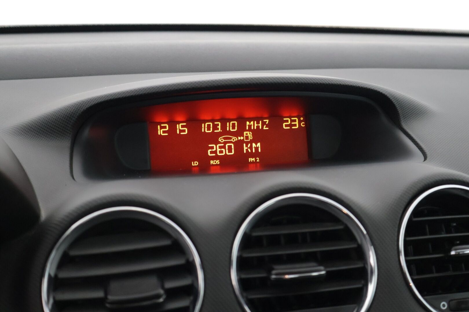 Peugeot 308 2011 VTi 120 Millesim 200 II 5-ov ** Cruise / Huollettu / Lohko + sisäpistok.**** - Maltillinen omistaja historia (2-Omistajaa) / Kahdet hyvät renkaat