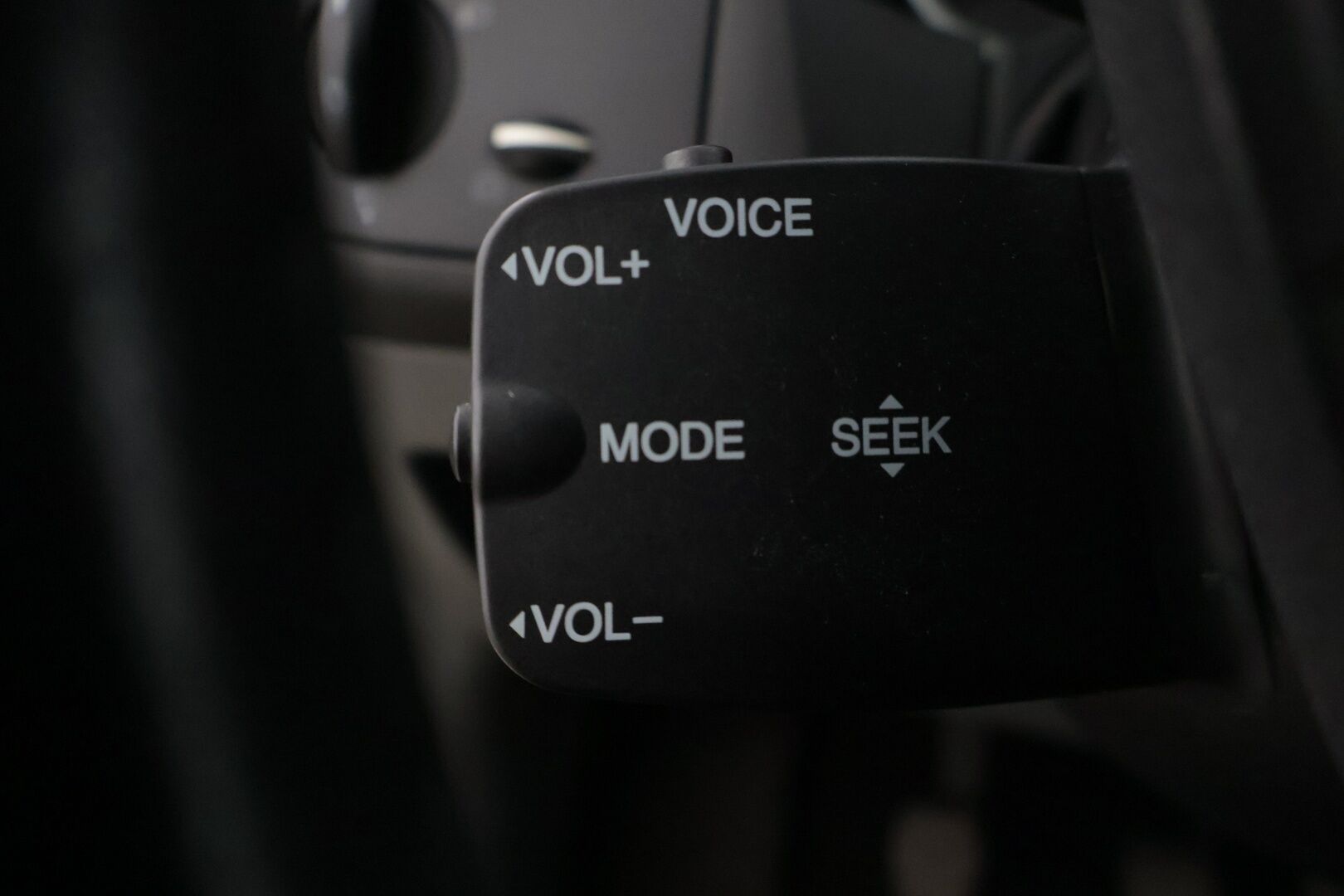 Ford Focus 2011 1,6 100 hv Trend Design M5 Wagon * Vakkari / Kahdet renkaat / Ilmastointi /  Thule Telineet * - Suomi-auto vankalla huoltohistorialla. Jakopää tehty. - HULLUT VÄLIPÄIVÄT KORKOTARJOUS 2,49%