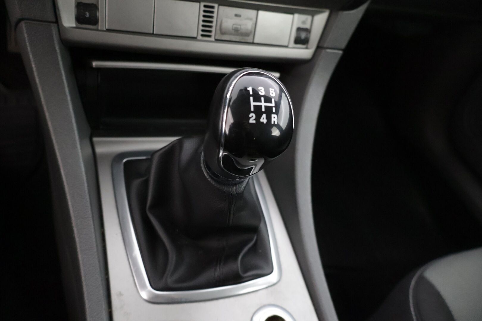 Ford Focus 2011 1,6 100 hv Trend Design M5 Wagon * Vakkari / Kahdet renkaat / Ilmastointi /  Thule Telineet * - Suomi-auto vankalla huoltohistorialla. Jakopää tehty. - HULLUT VÄLIPÄIVÄT KORKOTARJOUS 2,49%