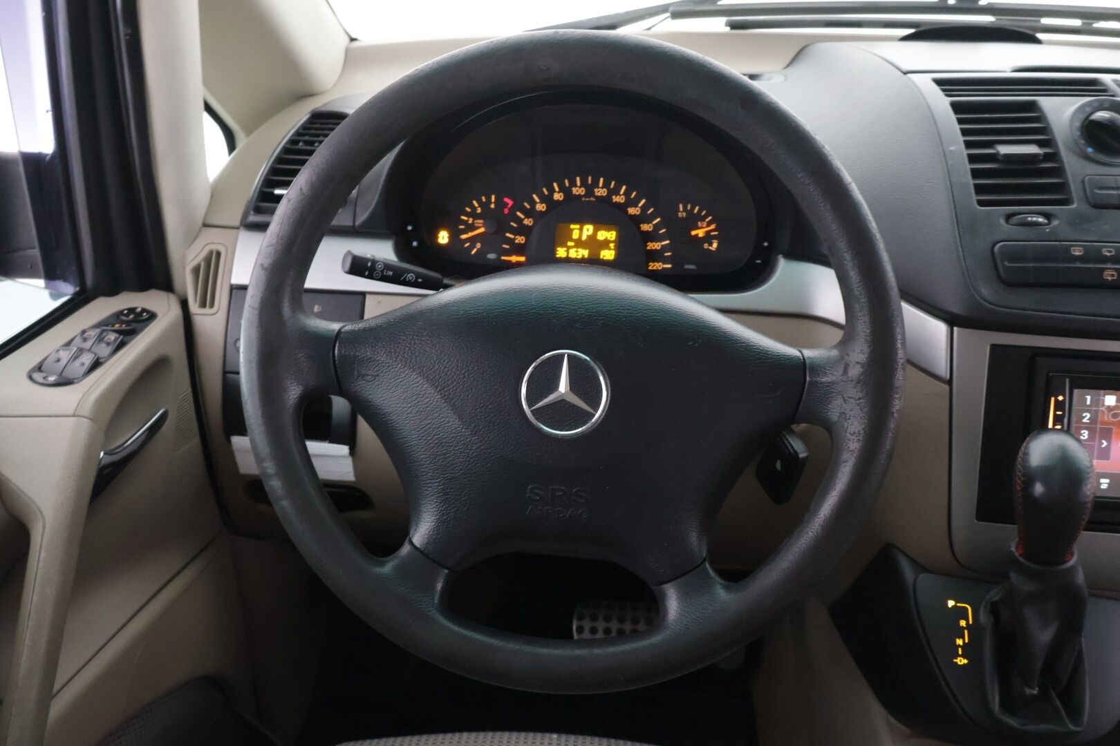 Mercedes-Benz Viano 2006 CDI 2.2 4ov MYYDÄÄN HUUTOKAUPAT.COM - *5-Paikkainen paku / Vetokoukku/ 2xRenkaat / Webasto*
