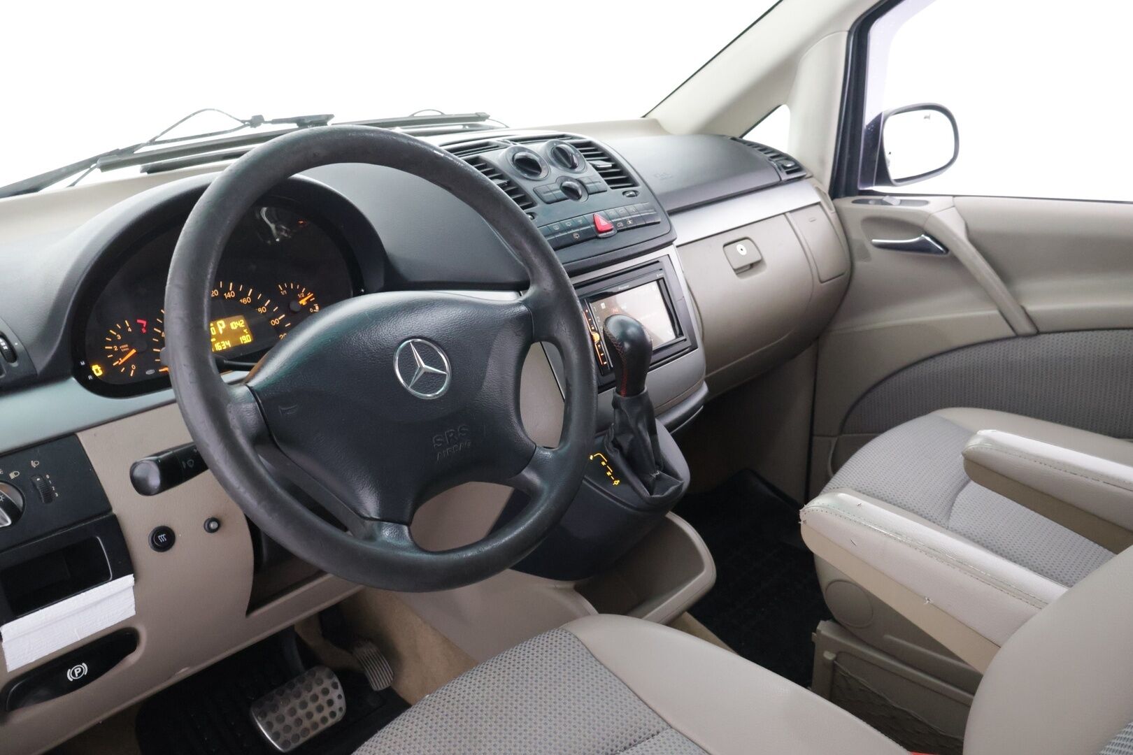 Mercedes-Benz Viano 2006 CDI 2.2 4ov MYYDÄÄN HUUTOKAUPAT.COM - *5-Paikkainen paku / Vetokoukku/ 2xRenkaat / Webasto*