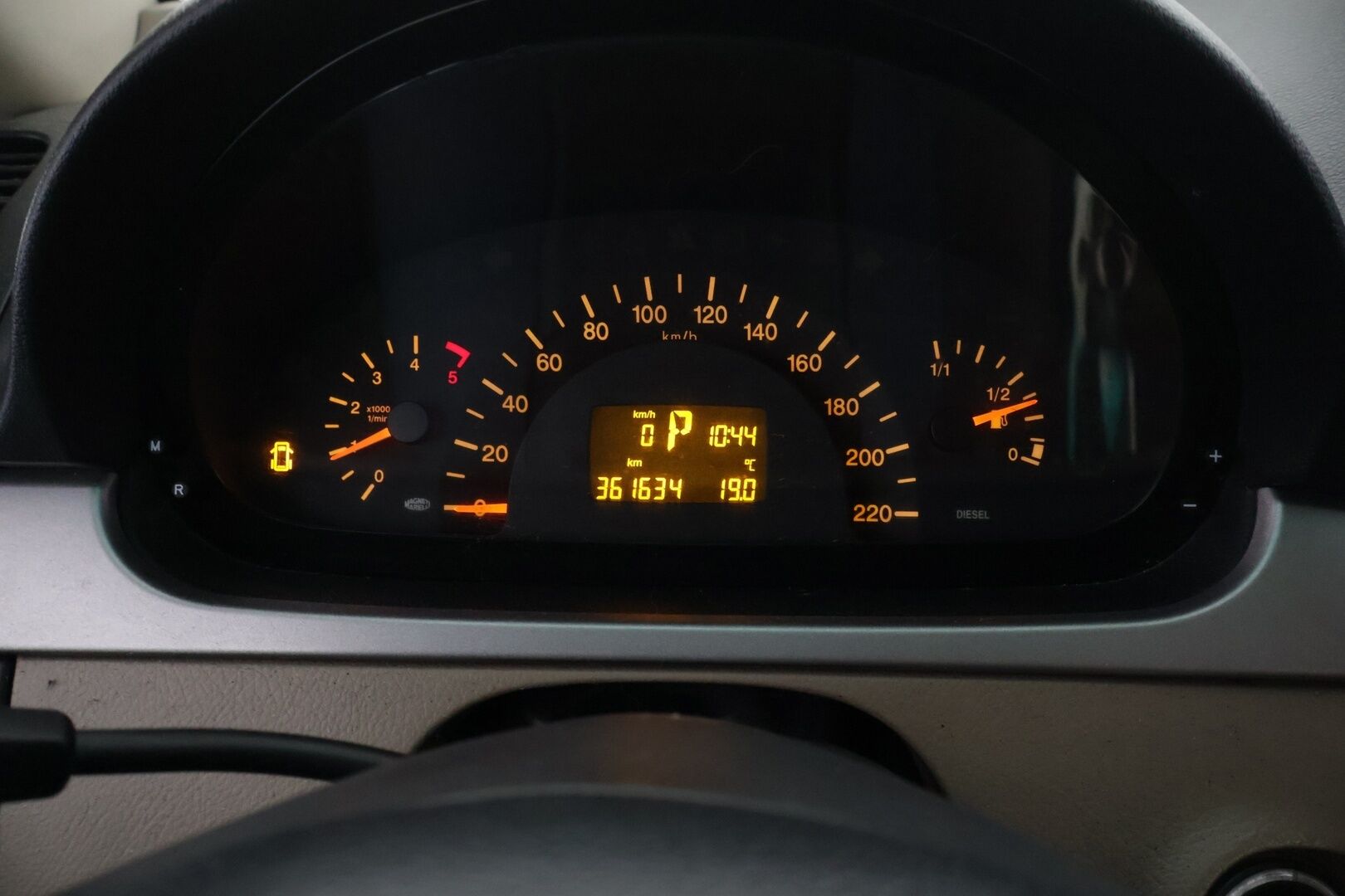 Mercedes-Benz Viano 2006 CDI 2.2 4ov MYYDÄÄN HUUTOKAUPAT.COM - *5-Paikkainen paku / Vetokoukku/ 2xRenkaat / Webasto*