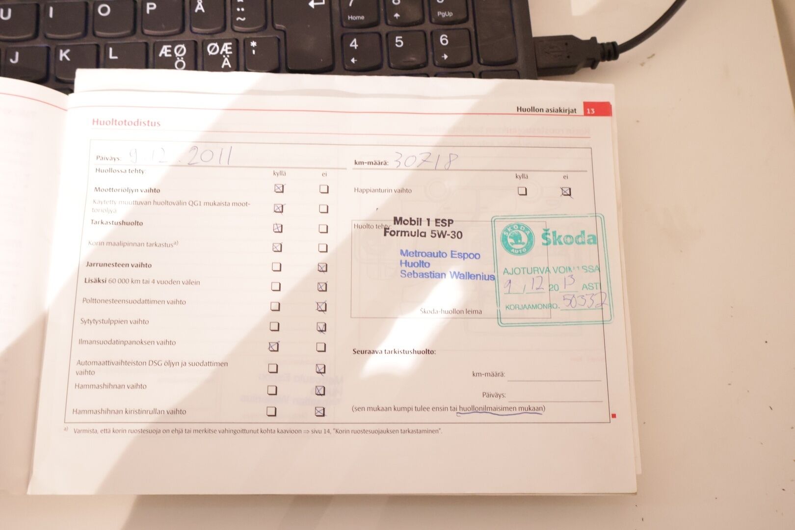 Skoda Octavia 2011 Combi 1,6 TDI Elegance DSG Autom. - YritysOutlet - Myydään vain yrityksille - Suomi-Auto / Webasto / Vetokoukku! - Osta nyt, maksa vasta ensi vuonna