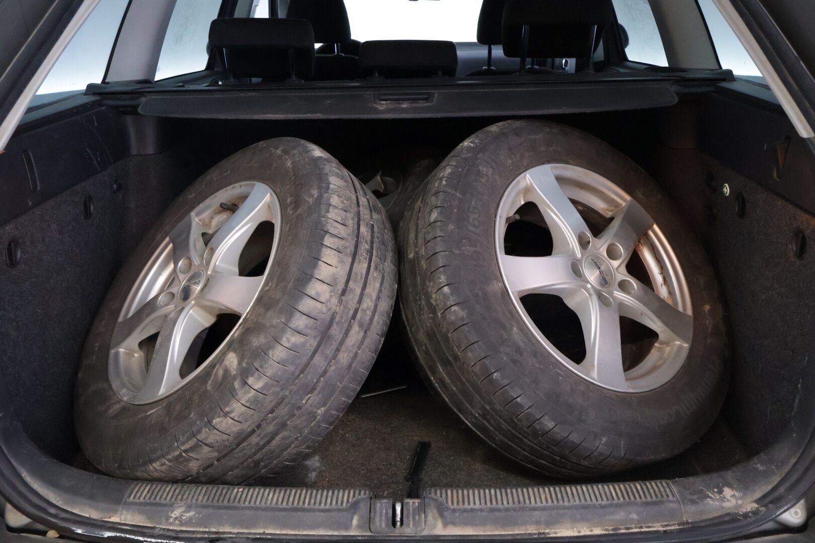 Skoda Octavia 2011 Combi 1,6 TDI Elegance DSG Autom. - YritysOutlet - Myydään vain yrityksille - Suomi-Auto / Webasto / Vetokoukku! - Osta nyt, maksa vasta ensi vuonna