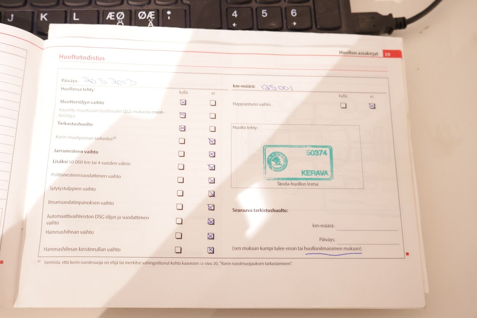 Skoda Octavia 2011 Combi 1,6 TDI Elegance DSG Autom. - YritysOutlet - Myydään vain yrityksille - Suomi-Auto / Webasto / Vetokoukku! - Osta nyt, maksa vasta ensi vuonna