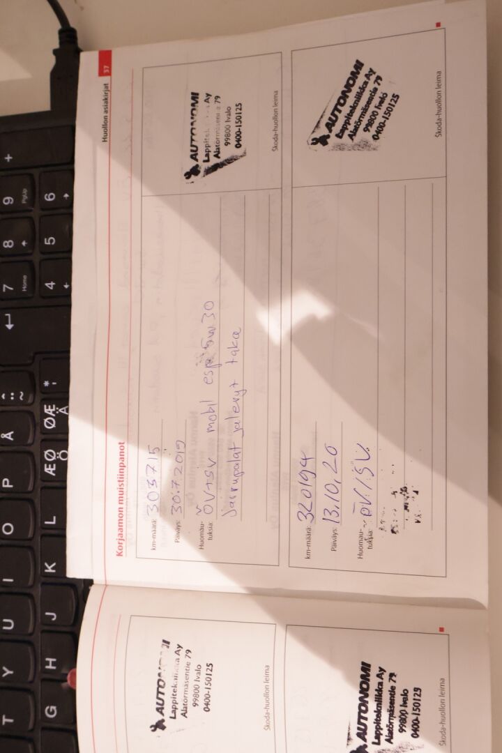 Skoda Octavia 2011 Combi 1,6 TDI Elegance DSG Autom. - YritysOutlet - Myydään vain yrityksille - Suomi-Auto / Webasto / Vetokoukku! - Osta nyt, maksa vasta ensi vuonna