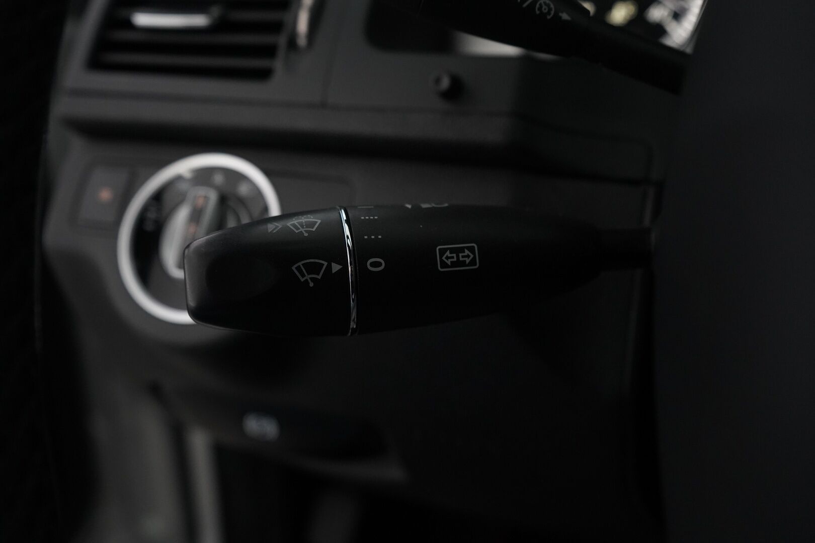 Mercedes-Benz C 2011 200 CGI BE A Premium Business * Vakkari / Koukku / Lohko / Tutkat / Penkinlämmittimet* - Juuri katsastettu / Viimeisin huolto 10 / 25 / Kahdet renkaat