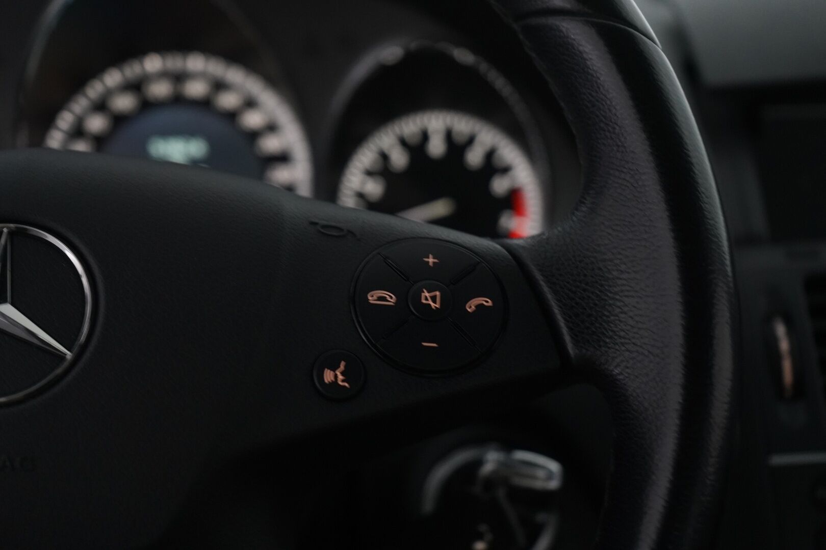 Mercedes-Benz C 2011 200 CGI BE A Premium Business * Vakkari / Koukku / Lohko / Tutkat / Penkinlämmittimet* - Juuri katsastettu / Viimeisin huolto 10 / 25 / Kahdet renkaat