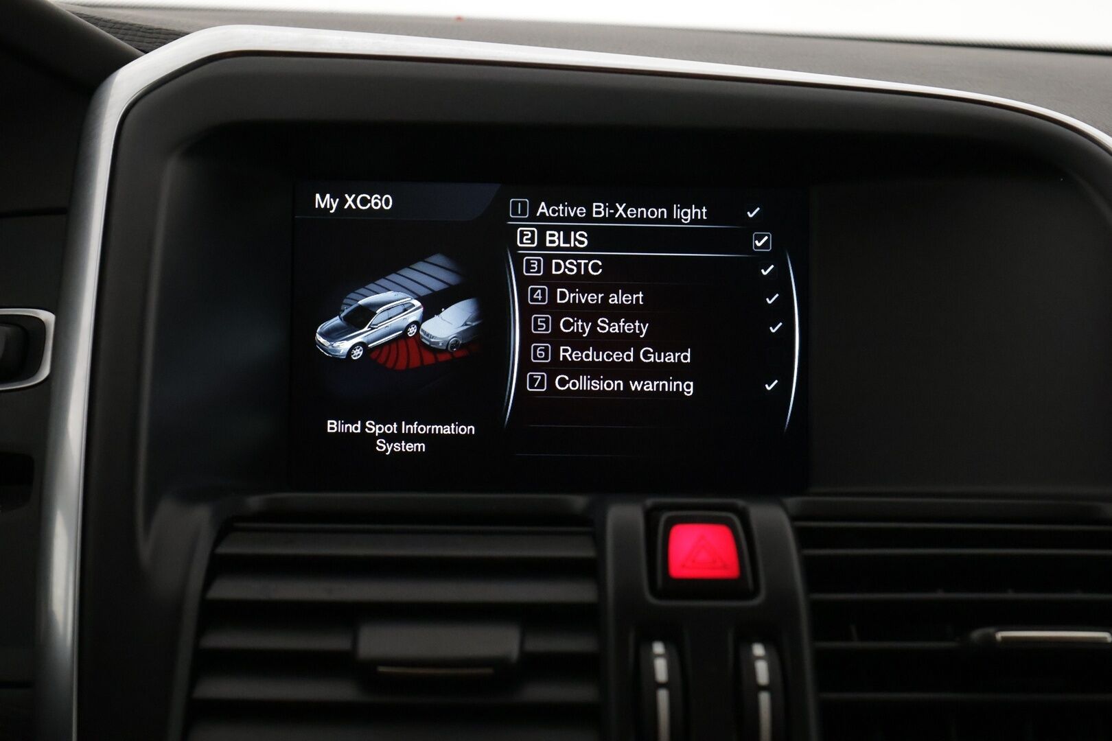 Volvo XC60 2014 D4 Summum Aut. *Webasto / ACC / Tutkat / VOC / Kaistavahti / BLIS / Navi* - Suomi-auto / Hyvin huollettu / Hyvät varusteet / Kahdet Volvon vanteet!