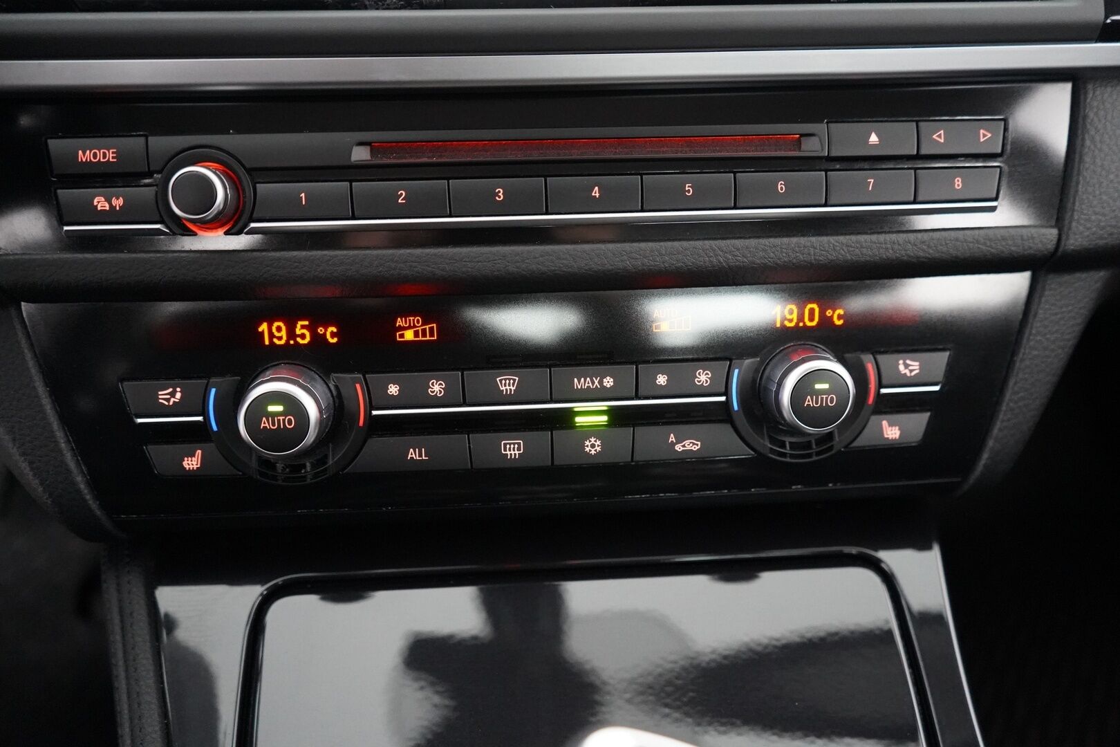 BMW 520 2011 A F10 Sedan Business - Suomi-auto | 1-omisteinen | Vakkari | Tutka | Osittain sähkösäätöiset istuimet | Kahdet BMW vanteet