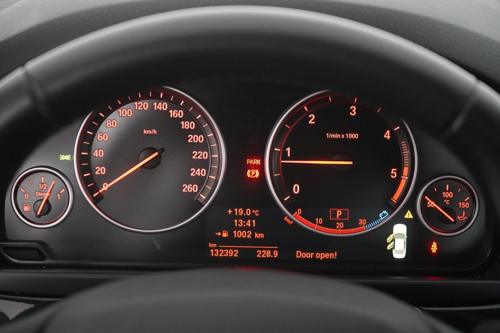 BMW 520 2011 A F10 Sedan Business - Suomi-auto | 1-omisteinen | Vakkari | Tutka | Osittain sähkösäätöiset istuimet | Kahdet BMW vanteet