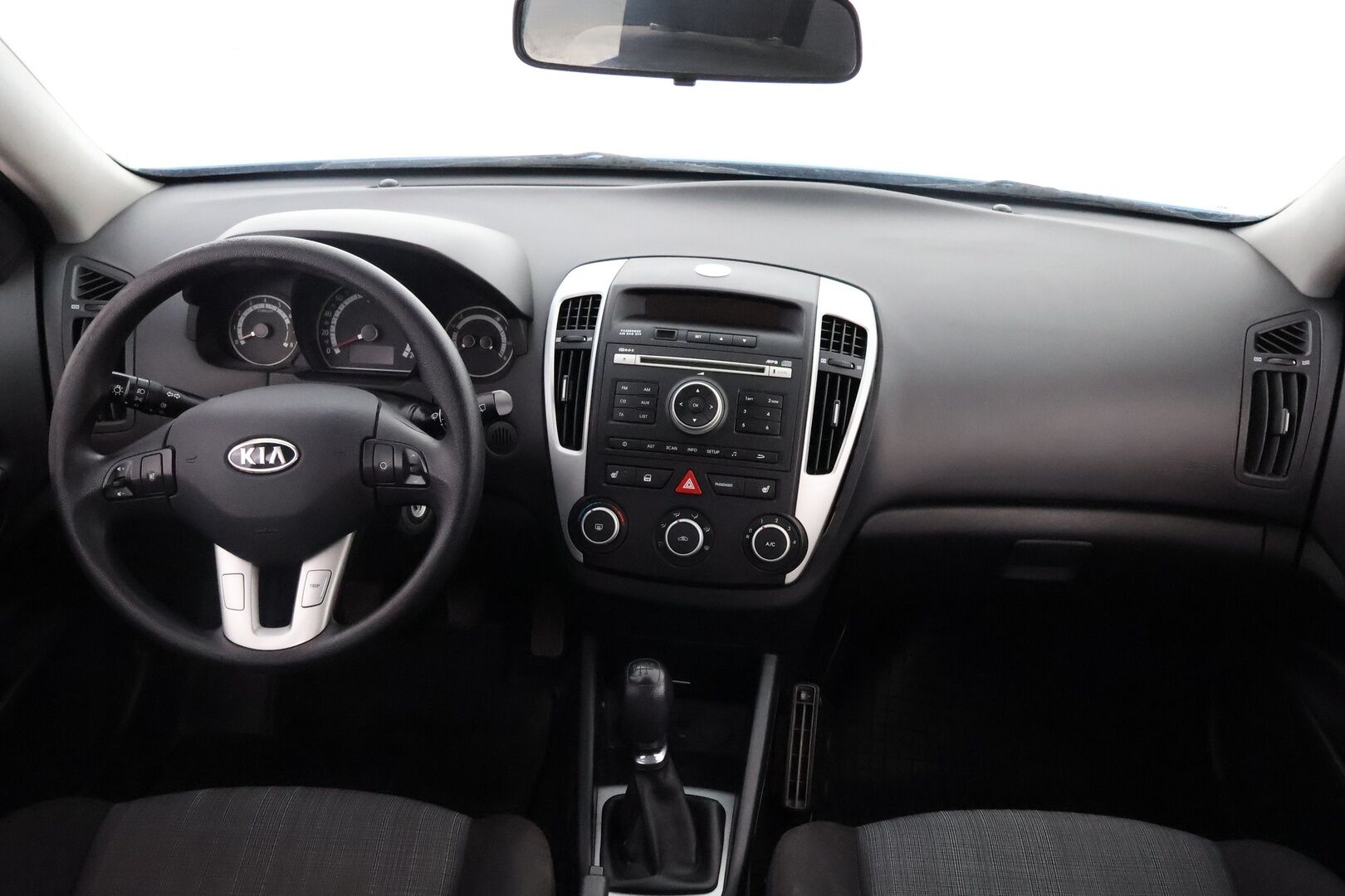 Kia cee'd 2011 1,4 ISG LX SW EcoDynamics - MYYDÄÄN HUUTOKAUPAT.COM