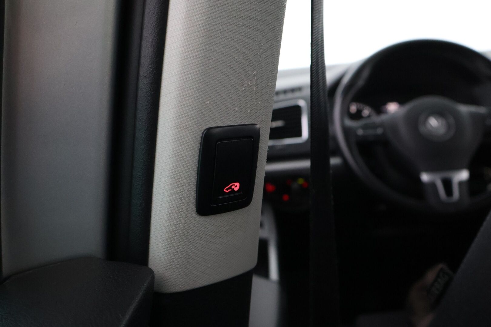 Volkswagen Sharan 2012 Comfortline 2,0 TDI 103 kW (140 hv) BlueMotion Technology - Suomiauto / Webasto / Vakkari / Peruutustutkat / Xenon / Vetokoukku / Sähköluukku / Juuri tullut Tampereelle!