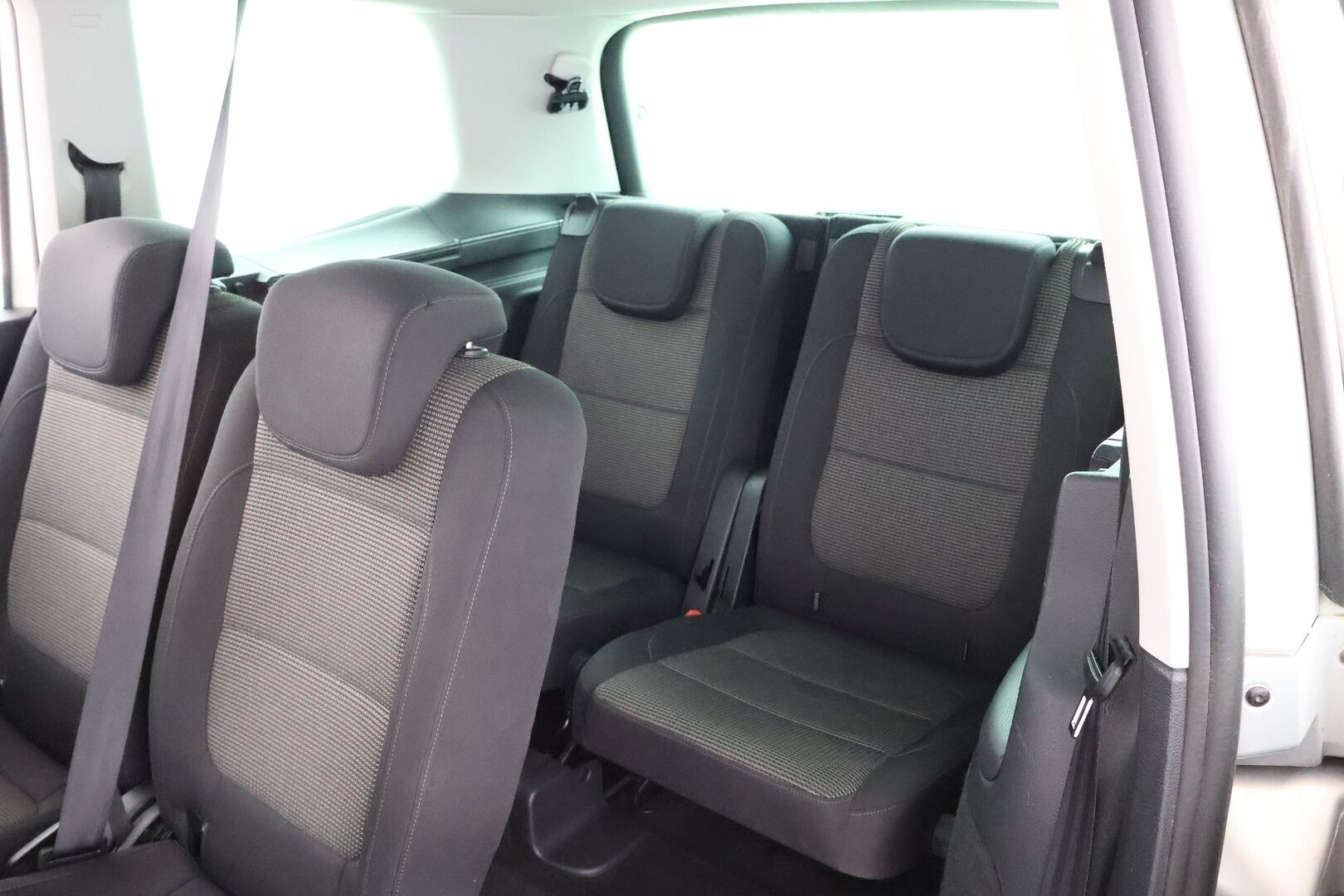 Volkswagen Sharan 2012 Comfortline 2,0 TDI 103 kW (140 hv) BlueMotion Technology - Suomiauto / Webasto / Vakkari / Peruutustutkat / Xenon / Vetokoukku / Sähköluukku / Juuri tullut Tampereelle!