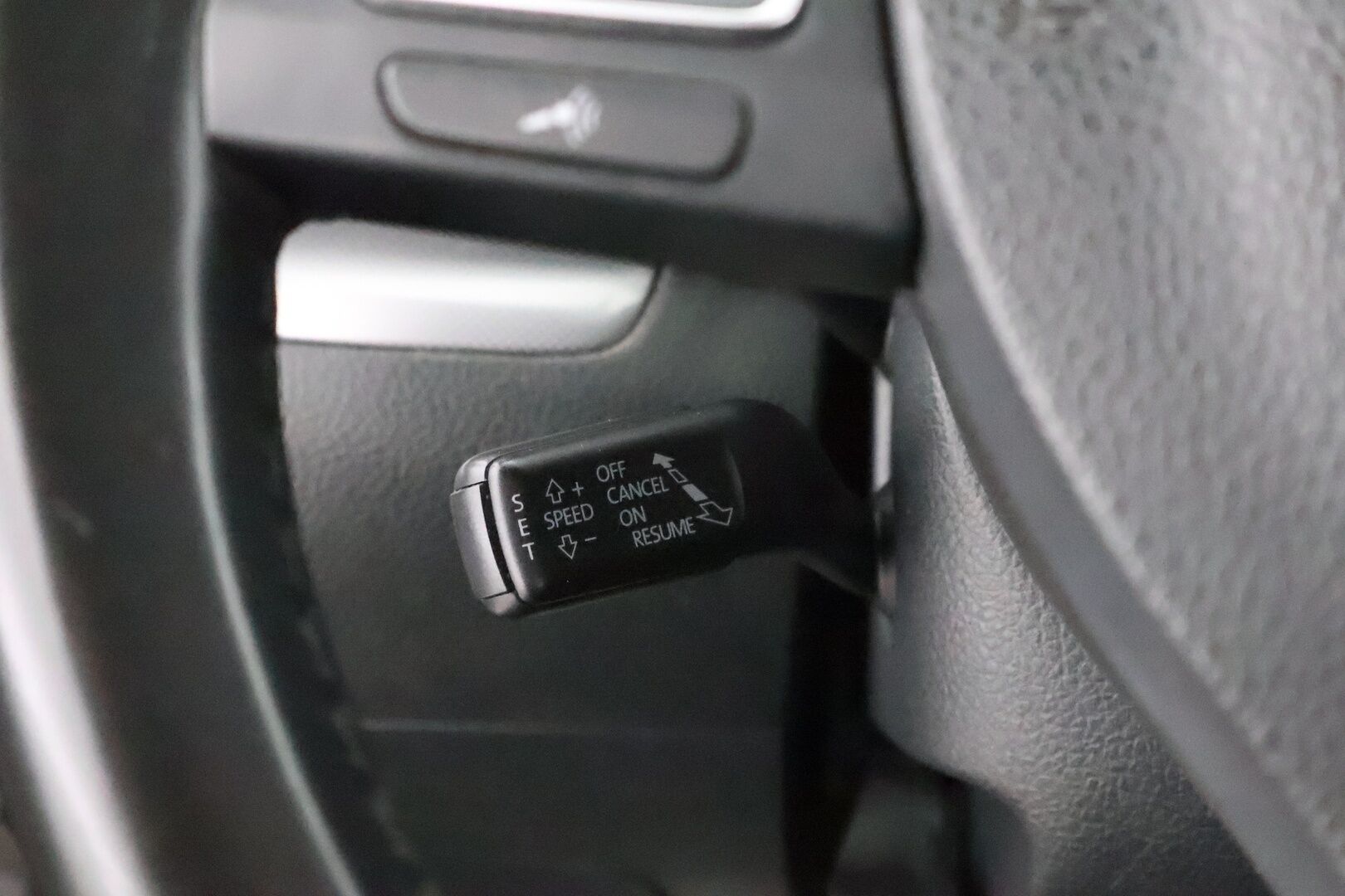 Volkswagen Sharan 2012 Comfortline 2,0 TDI 103 kW (140 hv) BlueMotion Technology - Suomiauto / Webasto / Vakkari / Peruutustutkat / Xenon / Vetokoukku / Sähköluukku / Juuri tullut Tampereelle!