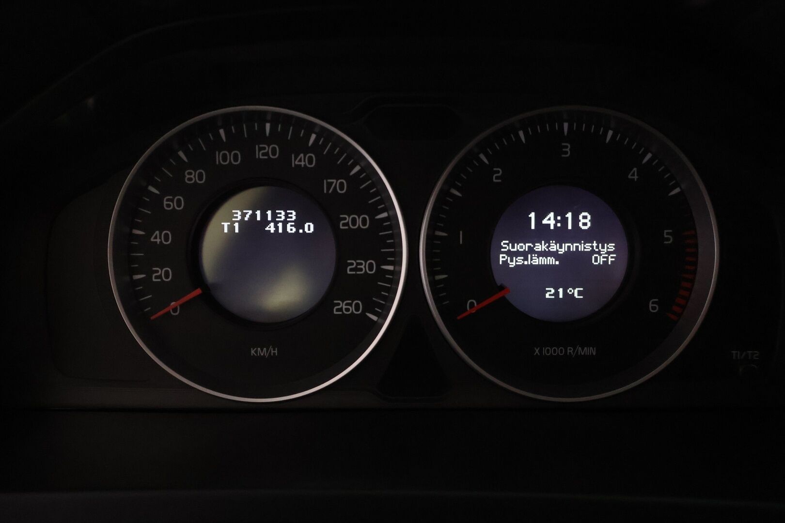 Volvo V60 2012 D3 Momentum Business *YritysOulet - Myydään vain Yrityksille* - Webasto kaukosäädöllä | Vetokoukku | Siisti yksilö! | Vauhtipyörä ja kytkin laitettu! | Todella hyvä huoltohistoria!