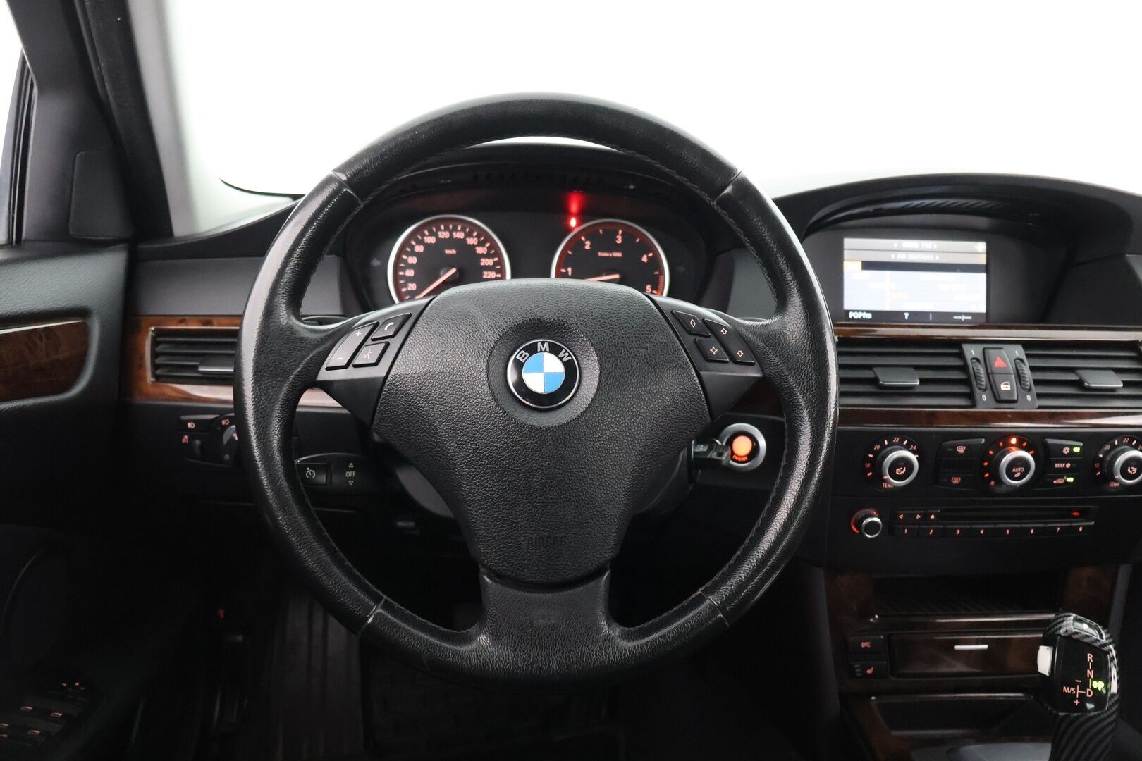 BMW 530 2008 530d Farmari (AC) 4ov 2993cm3 A | YritysOutlet - Myydään vain yrityksille - Vakkari | Vetokoukku | Nahat | Tutka | YritysOutlet - Myydään vain yrityksille