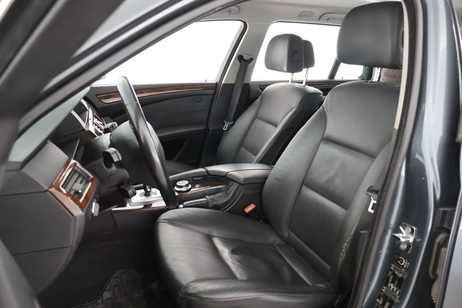 BMW 530 2008 530d Farmari (AC) 4ov 2993cm3 A | YritysOutlet - Myydään vain yrityksille - Vakkari | Vetokoukku | Nahat | Tutka | YritysOutlet - Myydään vain yrityksille
