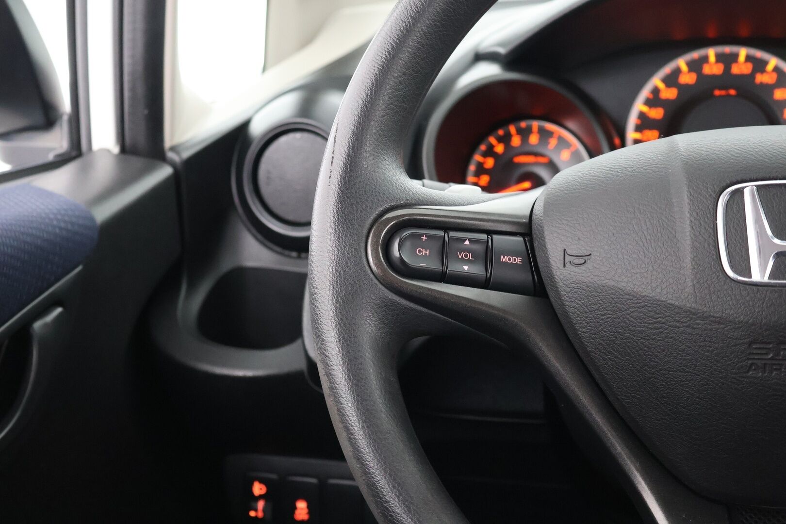 Honda Jazz 2012 5D 1,4i Trend CVT - | Suomi-auto | Monitoimiratti | Lohko+sisäp. | Aux & USB | Sähköikkunat | Siisti! |