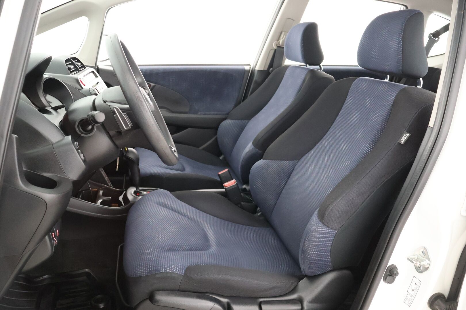 Honda Jazz 2012 5D 1,4i Trend CVT - | Suomi-auto | Monitoimiratti | Lohko+sisäp. | Aux & USB | Sähköikkunat | Siisti! |