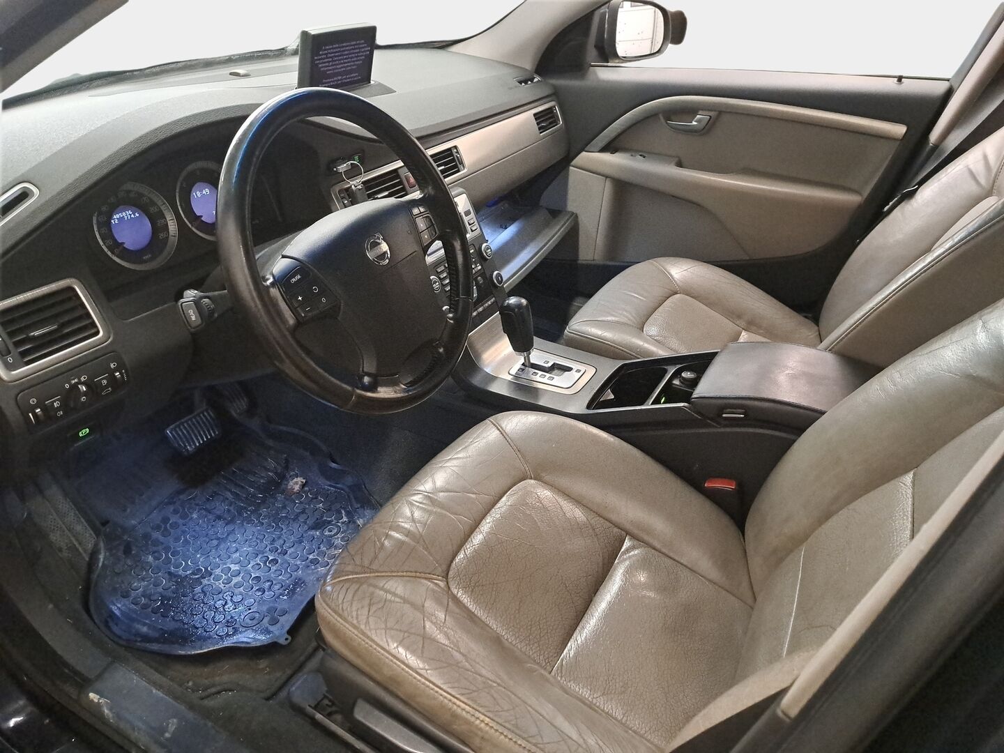 Volvo S80 2009 S80 Sedan *YritysOutlet - Myydään vain yrityksille / Vakkari / Vaaleat nahat / Vetokoukku * - Tämä auto myydään YritysOutlet -valikoimasta vain yritykselle / Lohkolämmitin