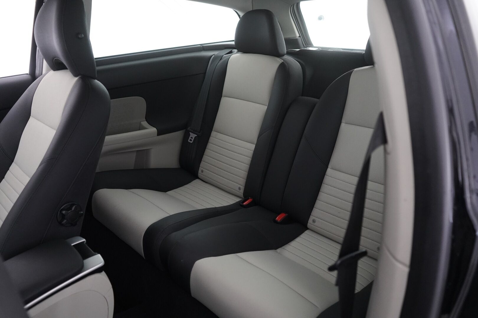 Volvo C30 2011 1,6D DRIVe S/S Momentum *PA-Lämmitin / Puolinahat / Ilmastointi / Vakkari* - Hyvin huollettu / Juuri katsastettu / Kahdet hyvät renkaat Volvon vanteilla