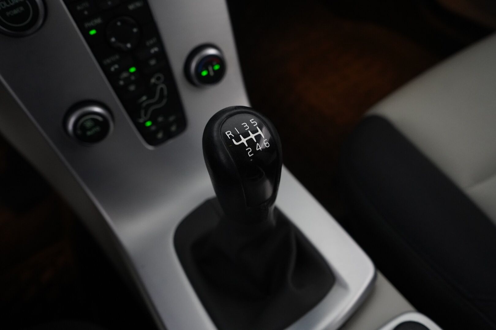 Volvo C30 2011 1,6D DRIVe S/S Momentum *PA-Lämmitin / Puolinahat / Ilmastointi / Vakkari* - Hyvin huollettu / Juuri katsastettu / Kahdet hyvät renkaat Volvon vanteilla