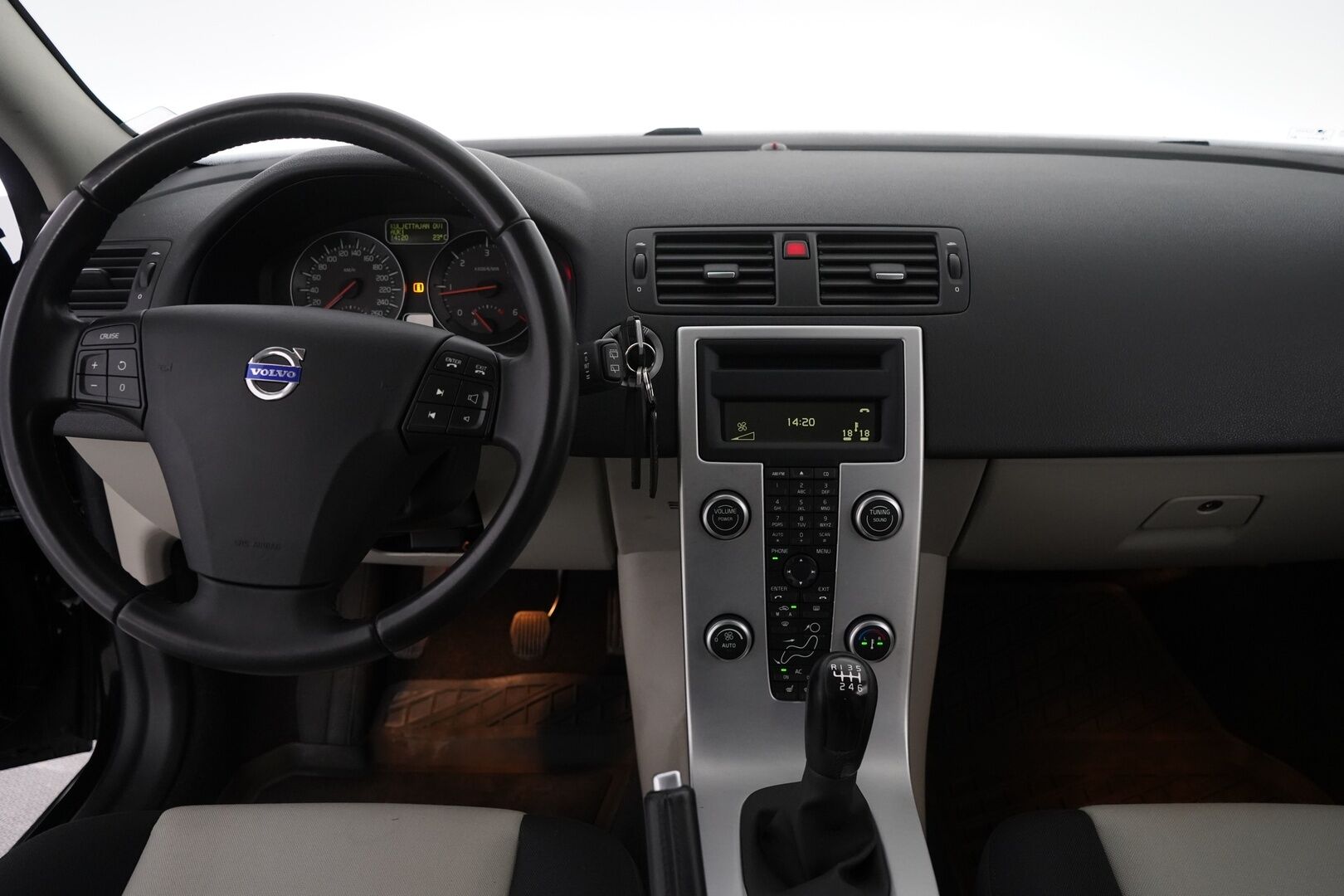 Volvo C30 2011 1,6D DRIVe S/S Momentum *PA-Lämmitin / Puolinahat / Ilmastointi / Vakkari* - Hyvin huollettu / Juuri katsastettu / Kahdet hyvät renkaat Volvon vanteilla