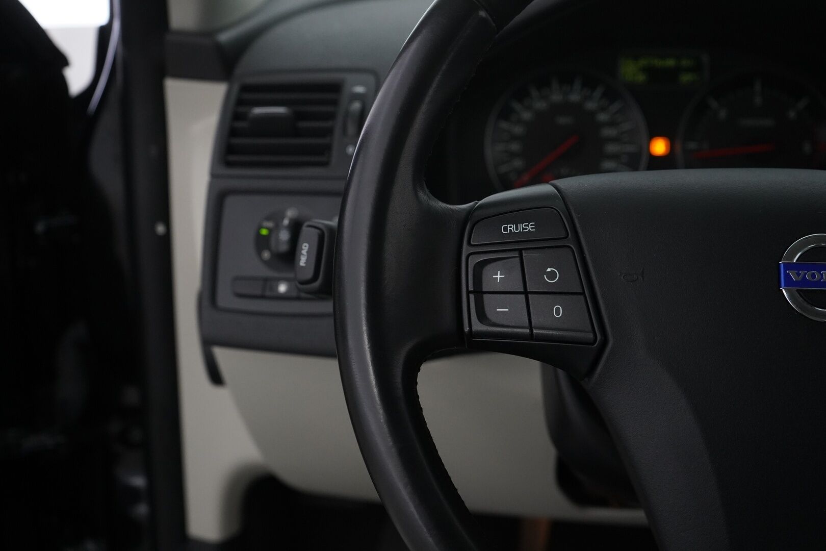 Volvo C30 2011 1,6D DRIVe S/S Momentum *PA-Lämmitin / Puolinahat / Ilmastointi / Vakkari* - Hyvin huollettu / Juuri katsastettu / Kahdet hyvät renkaat Volvon vanteilla