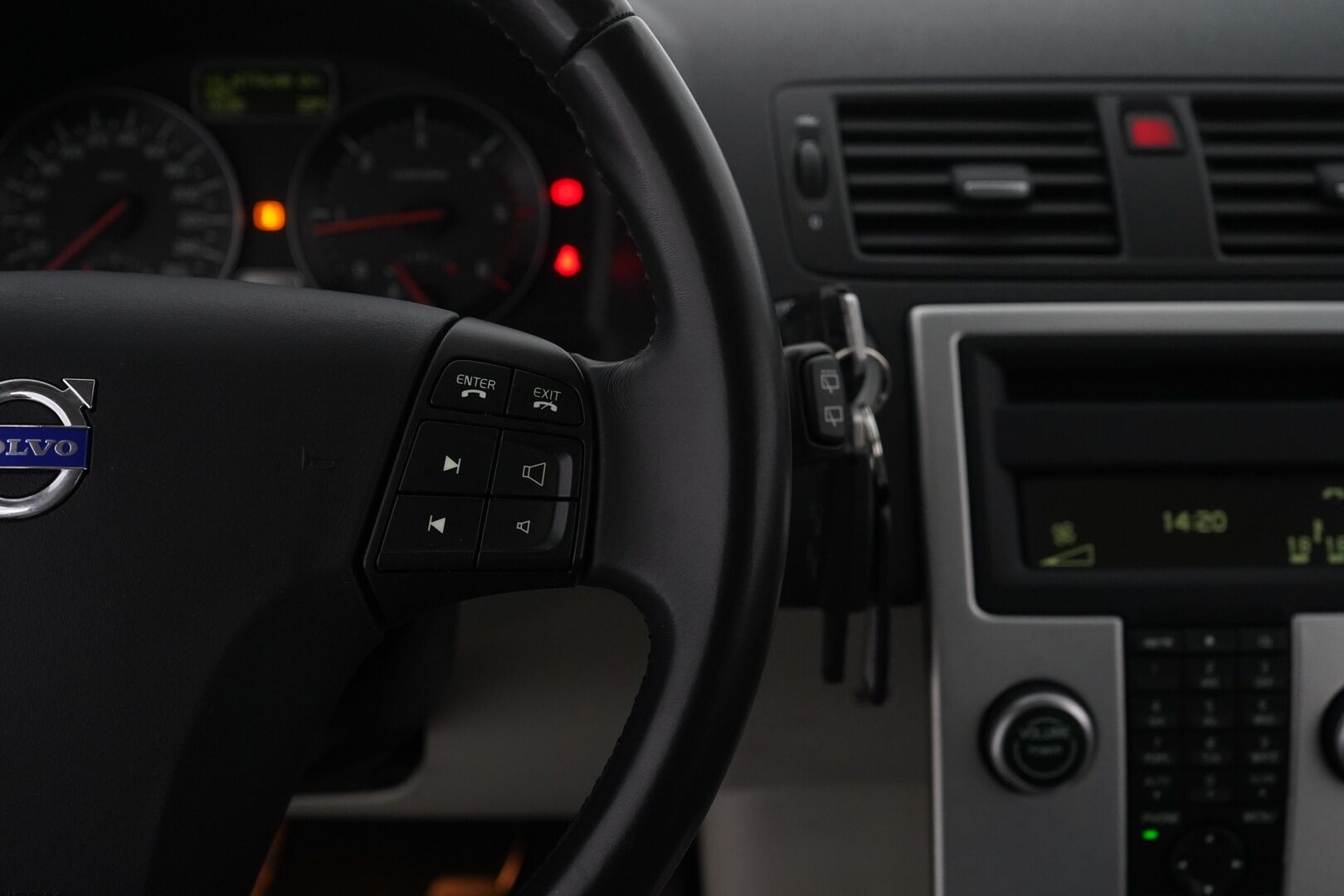 Volvo C30 2011 1,6D DRIVe S/S Momentum *PA-Lämmitin / Puolinahat / Ilmastointi / Vakkari* - Hyvin huollettu / Juuri katsastettu / Kahdet hyvät renkaat Volvon vanteilla
