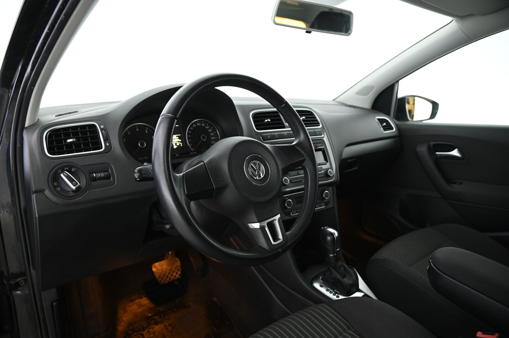 Volkswagen Polo 2012 Highline 1,2 TSI 77 kW (105 hv) DSG-automaatti *Vakionopeudensäädin / Automaatti-ilmastointi / P.tutka takana / Jakopää tehty* - Taloudellinen, pirteä, vähäisillä kilometreillä ja todella hyvin huollettu!! Jakoketju vaihdettu! 