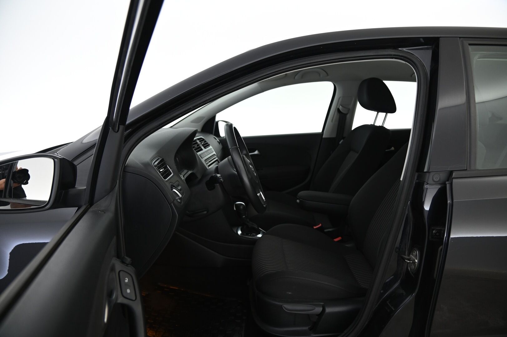 Volkswagen Polo 2012 Highline 1,2 TSI 77 kW (105 hv) DSG-automaatti *Vakionopeudensäädin / Automaatti-ilmastointi / P.tutka takana / Jakopää tehty* - Taloudellinen, pirteä, vähäisillä kilometreillä ja todella hyvin huollettu!! Jakoketju vaihdettu! 