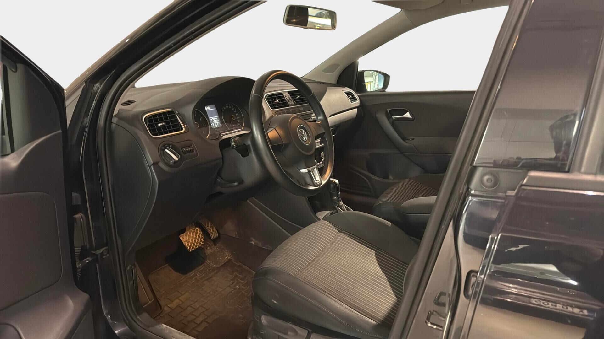 Volkswagen Polo 2012 Highline 1,2 TSI 77 kW (105 hv) DSG-automaatti *Vakionopeudensäädin / Automaatti-ilmastointi / P.tutka takana / Jakopää tehty* - Taloudellinen, pirteä, vähäisillä kilometreillä ja todella hyvin huollettu!! Jakoketju vaihdettu! 