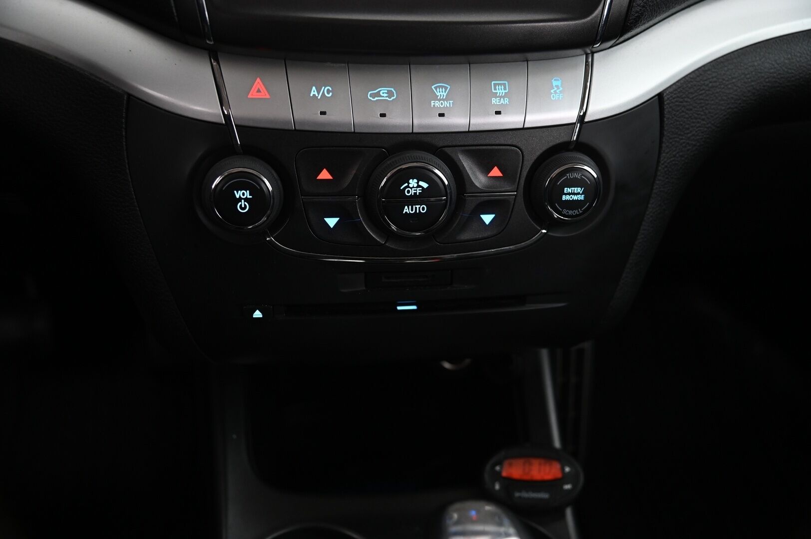 Fiat Freemont 2013 2,0 MultiJet 170hv A6 4x4 All Included 7h Diesel *YritysOutlet - Myydään vain yrityksille* - *YritysOutlet - Myydään vain yrityksille* Alpine Sound / 7 Paikkanen / Vakkari / Keyless / Koukku / Webasto 2x Avain 
