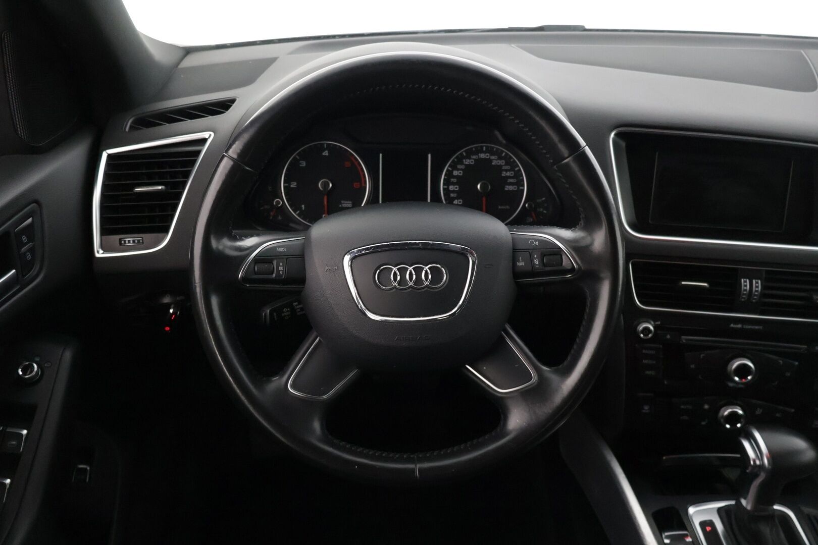 Audi Q5 2014 Offroad Business 2,0 TDI 130 kW quattro S tronic * Webasto / Vakionopeudensäädin / P.Tutkat takana / Sähköluukku * - Vetokoukullinen Suomi-auto!