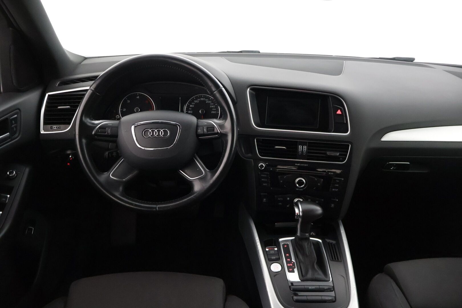 Audi Q5 2014 Offroad Business 2,0 TDI 130 kW quattro S tronic * Webasto / Vakionopeudensäädin / P.Tutkat takana / Sähköluukku * - Vetokoukullinen Suomi-auto!