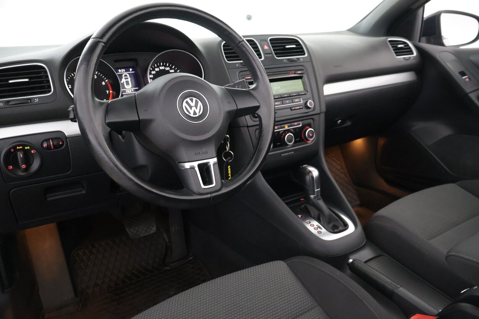 Volkswagen Golf 2013 Cabriolet 1,4 TSI 90 kW (122 hv) DSG-automaatti - Vakkari | Tutkat | Radio | 2x Renkaat 