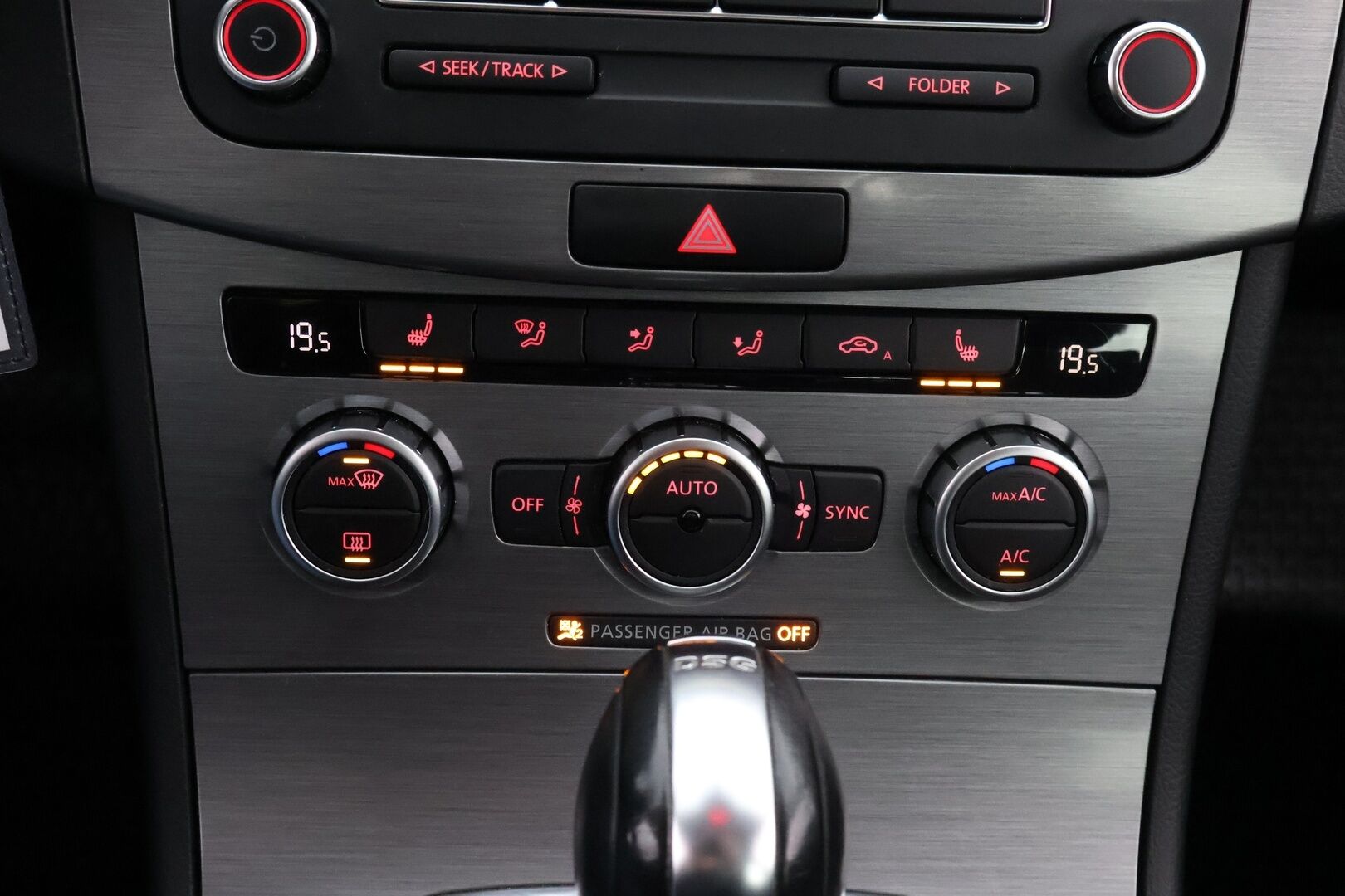 Volkswagen Passat 2012 Sedan Comfortline 1,4 TSI MultiFuel 118 kW (160 hv) DSG-automaatti * Suomiauto / Vakkari / Xenon / Lohko & Sisäpistoke - 2x Hyvät renkaat / Jakopää ketjulla / Juuri tullut Tampereelle!