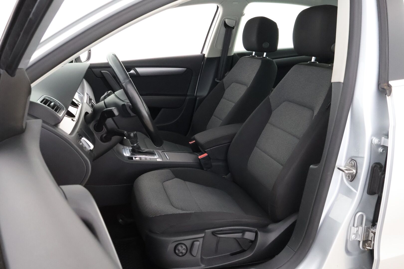 Volkswagen Passat 2012 Sedan Comfortline 1,4 TSI MultiFuel 118 kW (160 hv) DSG-automaatti * Suomiauto / Vakkari / Xenon / Lohko & Sisäpistoke - 2x Hyvät renkaat / Jakopää ketjulla / Juuri tullut Tampereelle!